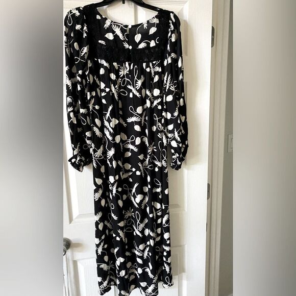 SONMER Dress NWOT w/ lace detail. Boutique from India sz small could fit OSFA - Picture 1 of 5